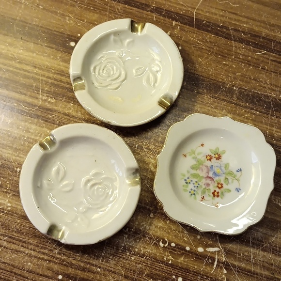 3 vintage made in occupied Japan ashtrays - Picture 1 of 2